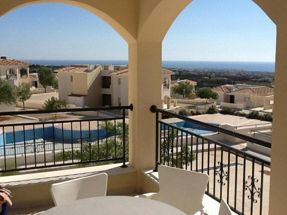Cozy 2 Bedrooms Apartment In Complex With Swimming Pools And Beautiful View Paphos Exterior photo